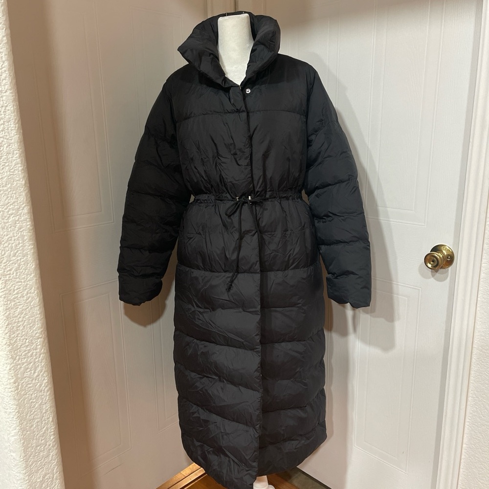 NWOT Shein Women's long Black Puffer Coat Size M